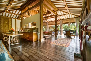 Dining - 5 Star Villa in Bali, Minutes from the Beach, Bali Villa 2045 (Bali)