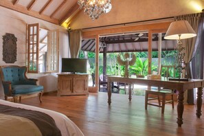 5 bedrooms, iron/ironing board, Internet, bed sheets - 5 Star Villa for Rent in Bali, Bali Villa 2047 (Bali)