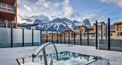 Luxury 3BR/2BA Corner Penthouse in Heart of Canmore