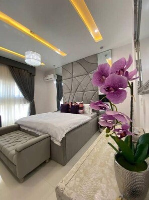 3 bedrooms, iron/ironing board, free WiFi, bed sheets