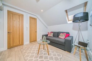 Apartment | Living area | 30-inch flat-screen TV with digital channels, TV