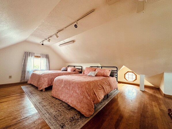 4 chambres, fer et planche à repasser, Wi-Fi gratuit, draps fournis