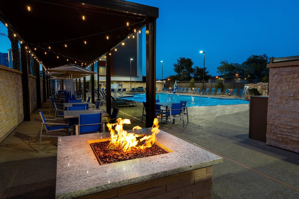 Holiday Inn Express & Suites Las Vegas - E Tropicana by IHG