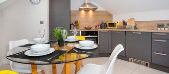 The Atico Spacious Luxury Apartment