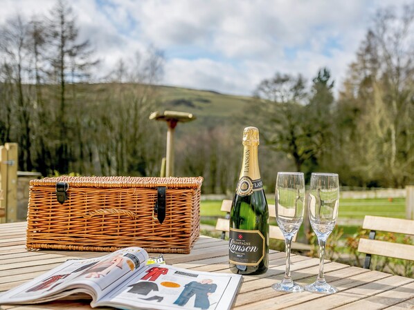 Outdoor dining - 3 bedroom accommodation in Hathersage (Hathersage)