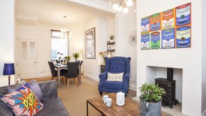 Traditional House | Living area - Riverside Walk House (York)