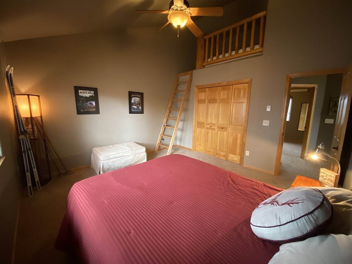 5 bedrooms, free WiFi, bed sheets