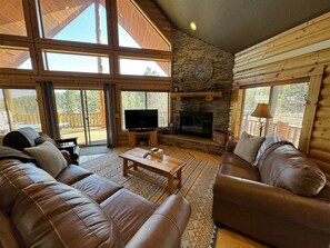 TV, fireplace, foosball - Aspen Ridge Gold-Amazing view, Hot tub, Fire Pit (Lead)