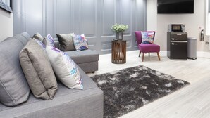 Flat-screen TV - Priory House Apartments 1 (York)