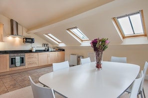 Electric kettle - Priory House Apartments 1 (York)