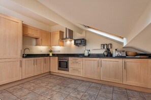 Electric kettle - Priory House Apartments 1 (York)
