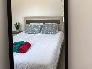 3 bedrooms, travel cot, WiFi, bed sheets