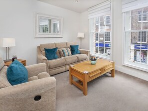 Luxury Apartment | Living room | Flat-screen TV - The King's Apartment (York)