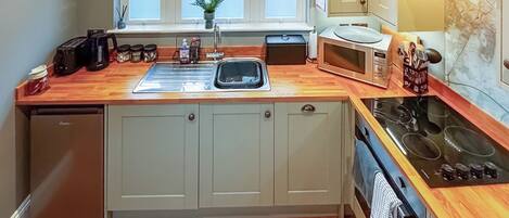 Fridge, microwave, oven, dishwasher