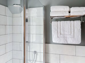 Hair dryer, towels - 2 bedroom accommodation in York (York)