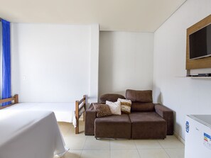 Triple Room, Multiple Beds | Free WiFi, bed sheets