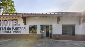 Property entrance - Pousada Portal do Pantanal (Pocone)