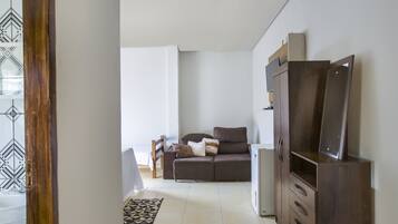 Quarto triplo, várias camas | Wi-Fi de cortesia, roupa de cama