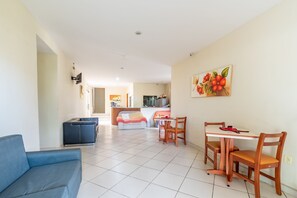 Lobby sitting area - OYO Residencial Muriqui Apart Hotel, Mangaratiba (Mangaratiba)