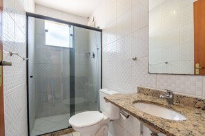 Habitación doble superior | Lavabo en el baño