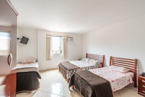 Minibar, lits pliants/supplémentaires, Wi-Fi gratuit, draps fournis