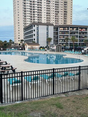 屋内プール、屋外プール