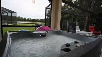 House (4726 4-Bedroom Pool Home,Cumbrian La) | Spa