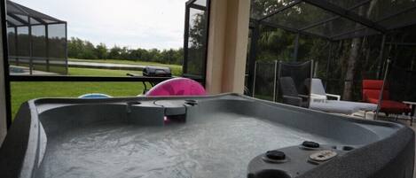 Hus (4726 4-Bedroom Pool Home,Cumbrian La) | Spa