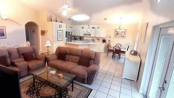 House (4630 4 Bedroom Private Pool Home, Cum) | Living room | Stereo