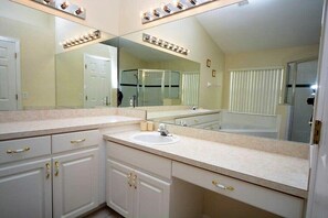 Huis (4630 4 Bedroom Private Pool Home, Cum) | Badkamer