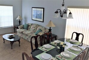 House (4636 5-Bed Disney Area Pool Home, Cum) | Living room