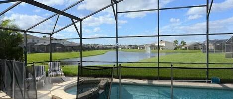 Talo (4707 4-Bdrm's*Lake View*Games Room*Ou) | Uima-allas | Ulkouima-allas