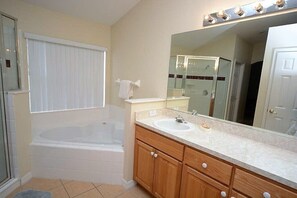 Maison (4707 4-Bdrm's*Lake View*Games Room*Ou) | Salle de bain