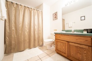 Talo (87285 7 Bedroom Pool Home,Cumbrian La) | Kylpyhuone