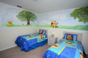 ハウス (86340 2-Story Prestine 4-Bed Pool Hom) | 4 室のベッドルーム、アイロン / アイロン台、WiFi (無料)