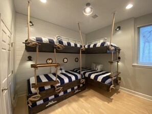 3 quartos, Wi-Fi de cortesia, roupa de cama