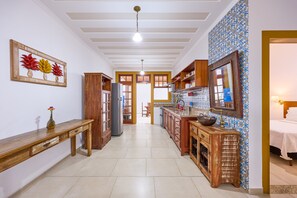 4 habitaciones, tabla de planchar con plancha y wifi gratis 