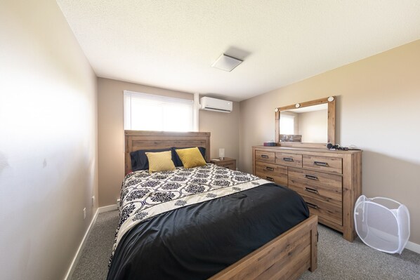 4 chambres, fer et planche à repasser, Wi-Fi, literie fournie