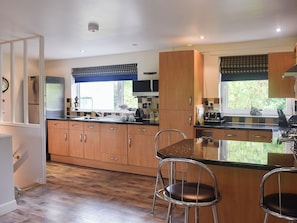Dishwasher, high chair, freezer - A modern town house in the centre of the popular Bowness. (Bowness on Windermere)