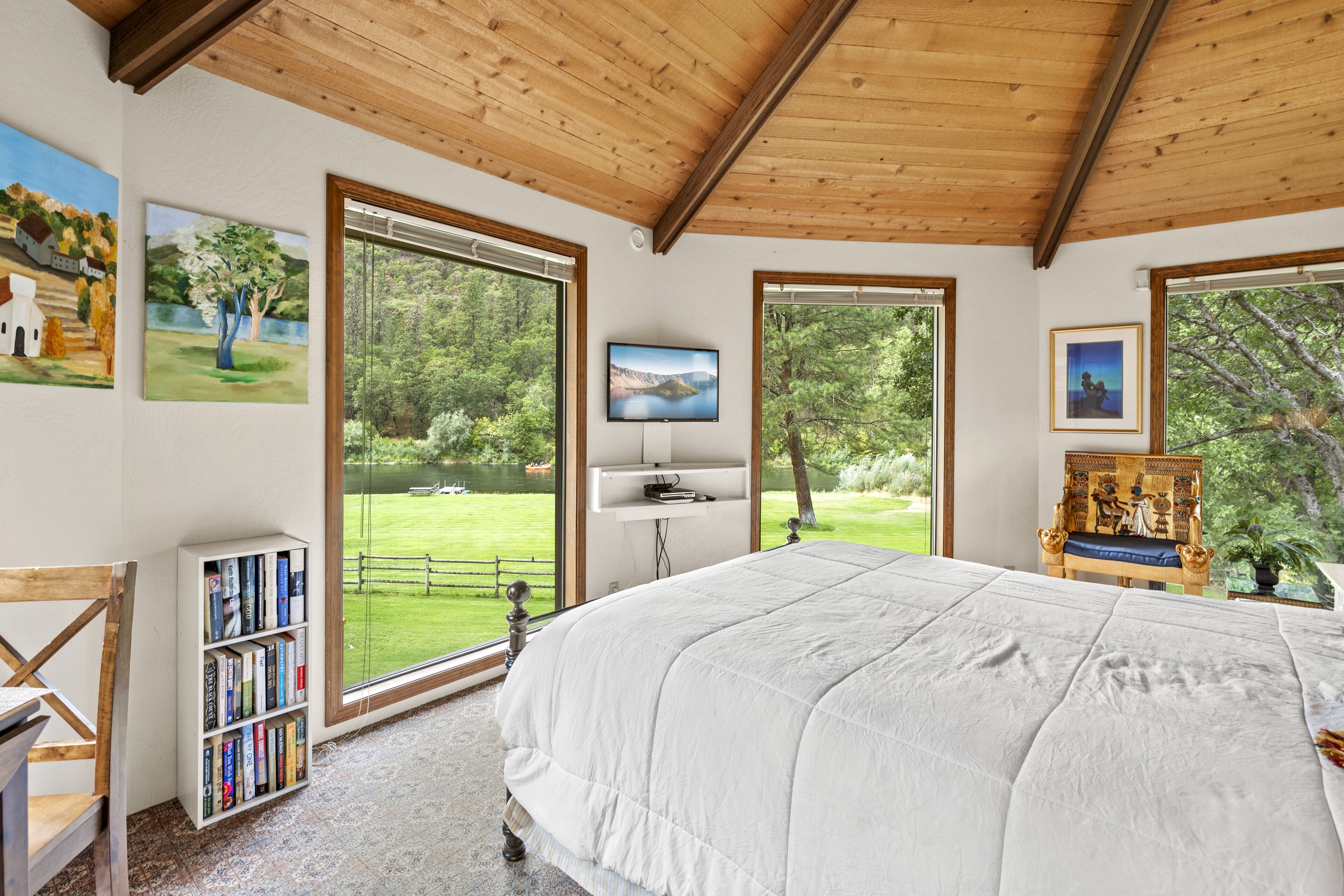 Bureau, Wi-Fi gratuit, draps fournis