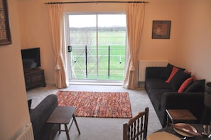 Hus (47 Wetherby Way) | Premium-sengetøj, individuelt design, individuel indretning