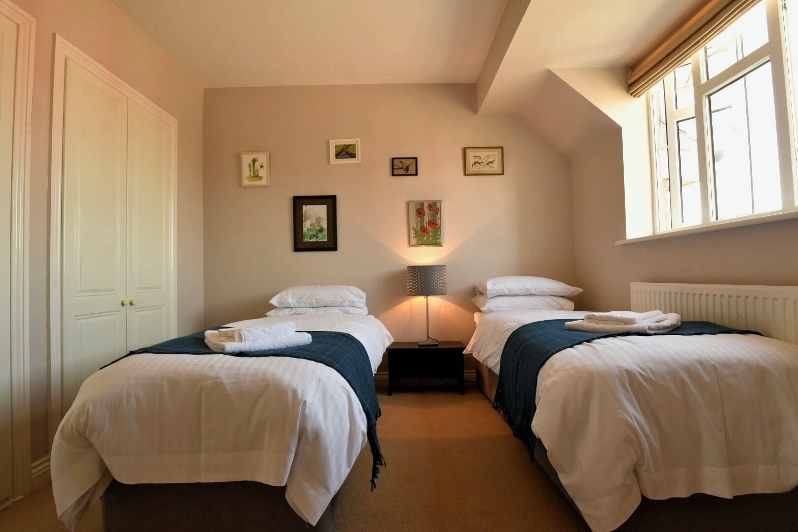 Hochwertige Bettwaren, individuell dekoriert, individuell eingerichtet