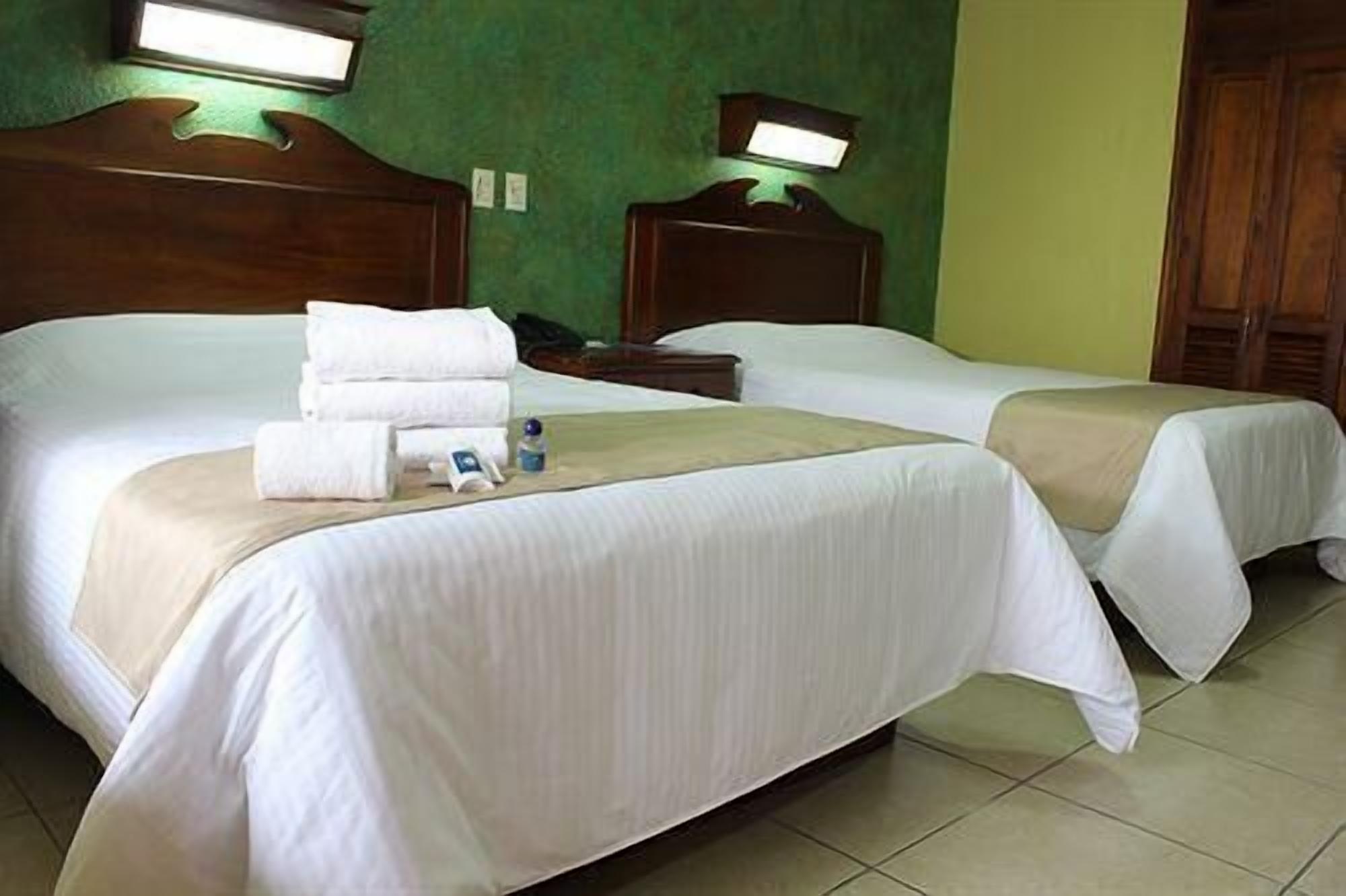 Desk, laptop workspace, iron/ironing board, free WiFi