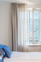 Standard Double Room, Non Smoking, Shared Bathroom | Lake view