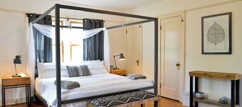 Riverpath Inn, bare noen få skritt fra Rose Garden, i Eugene Oregon