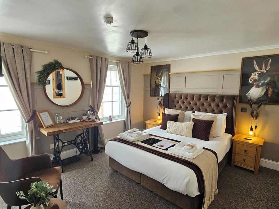 Double Room (Hares Warren) | Soundproofing, free WiFi