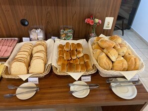 Gratis morgenmadsbuffet hver dag