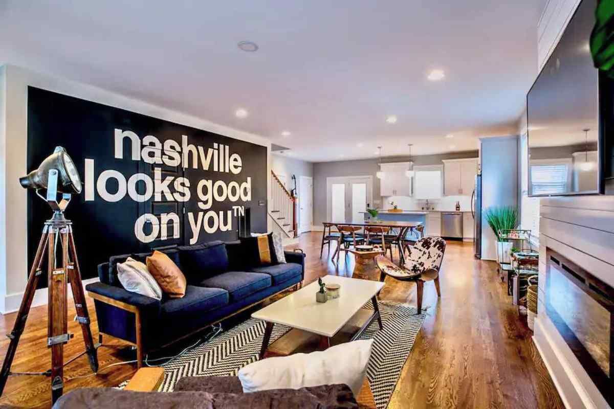 Get cozy: Hot Tub + Indoor Fireplace | Sleeps 12!