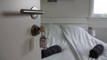 Habitación doble estándar, baño compartido (5) | Servicios de la habitación