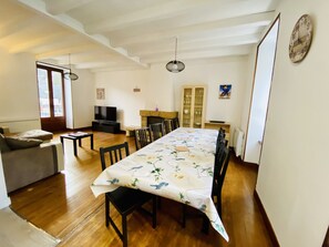 Dining - Residence daisies N 3 (Mont-Dore)